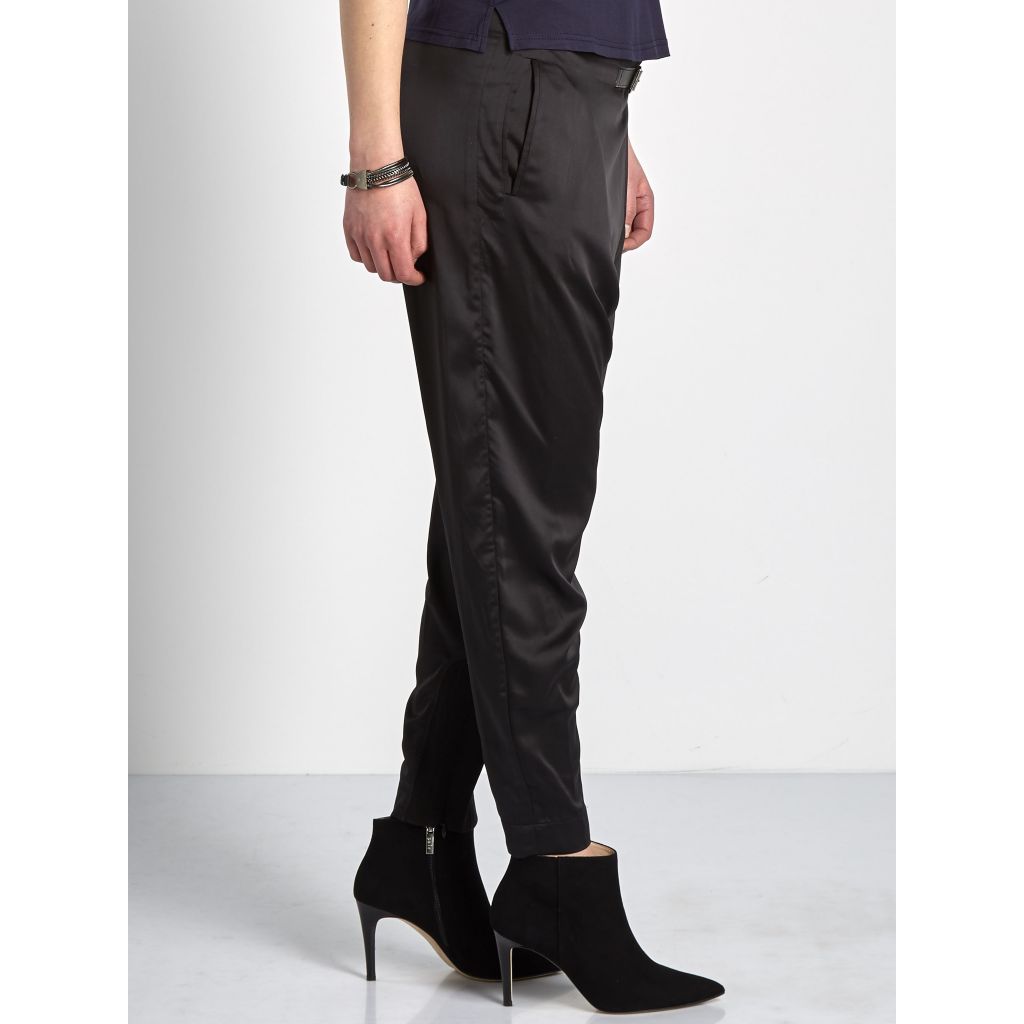 NÜ Satin Pants