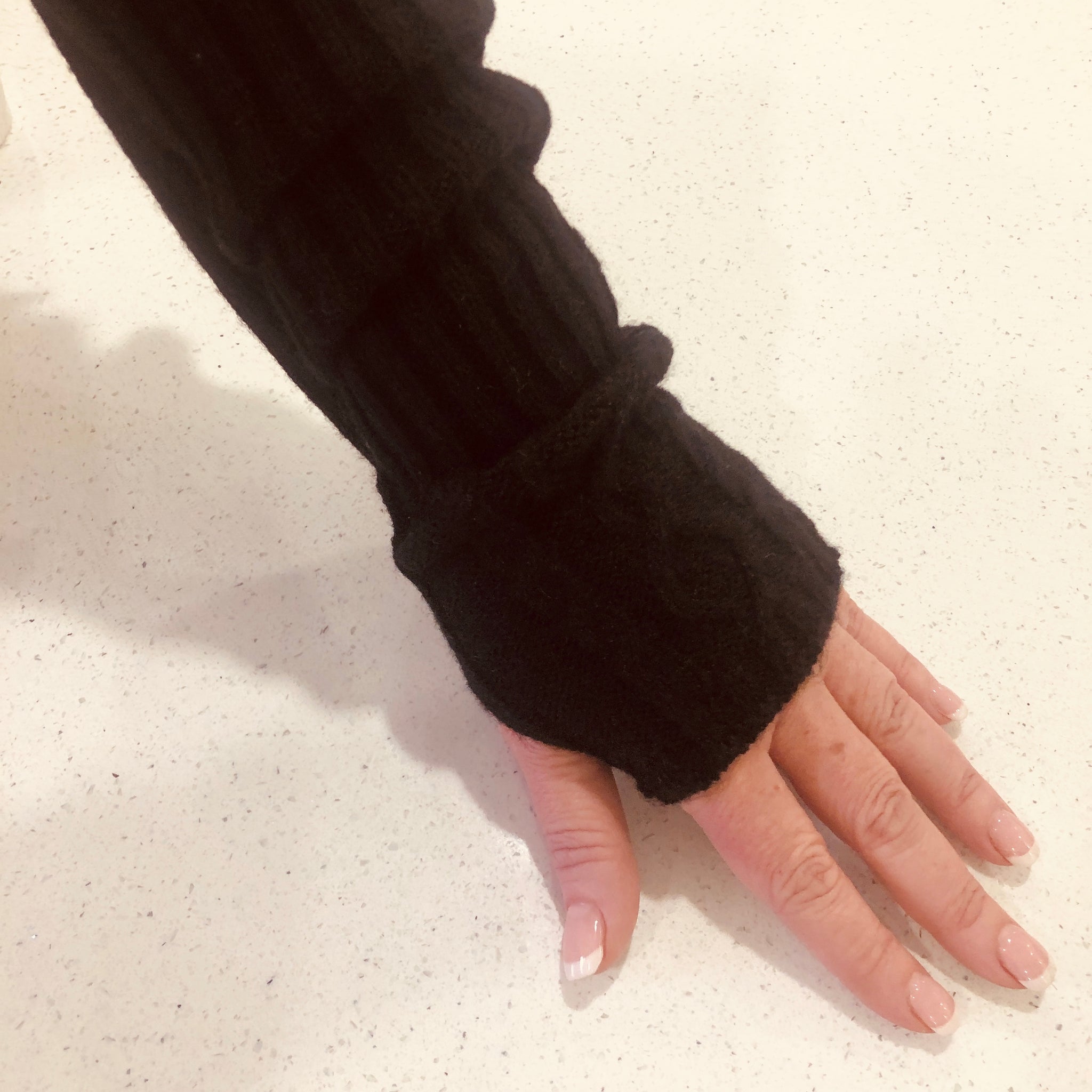 NÜ Knitted Arm Warmers