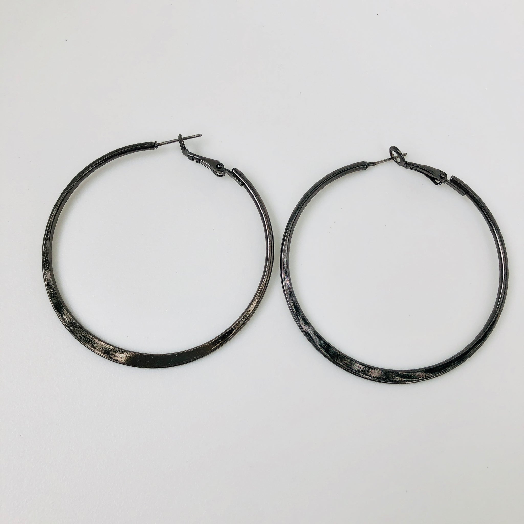 TM. 5.5cm Flat Hoop Earrings