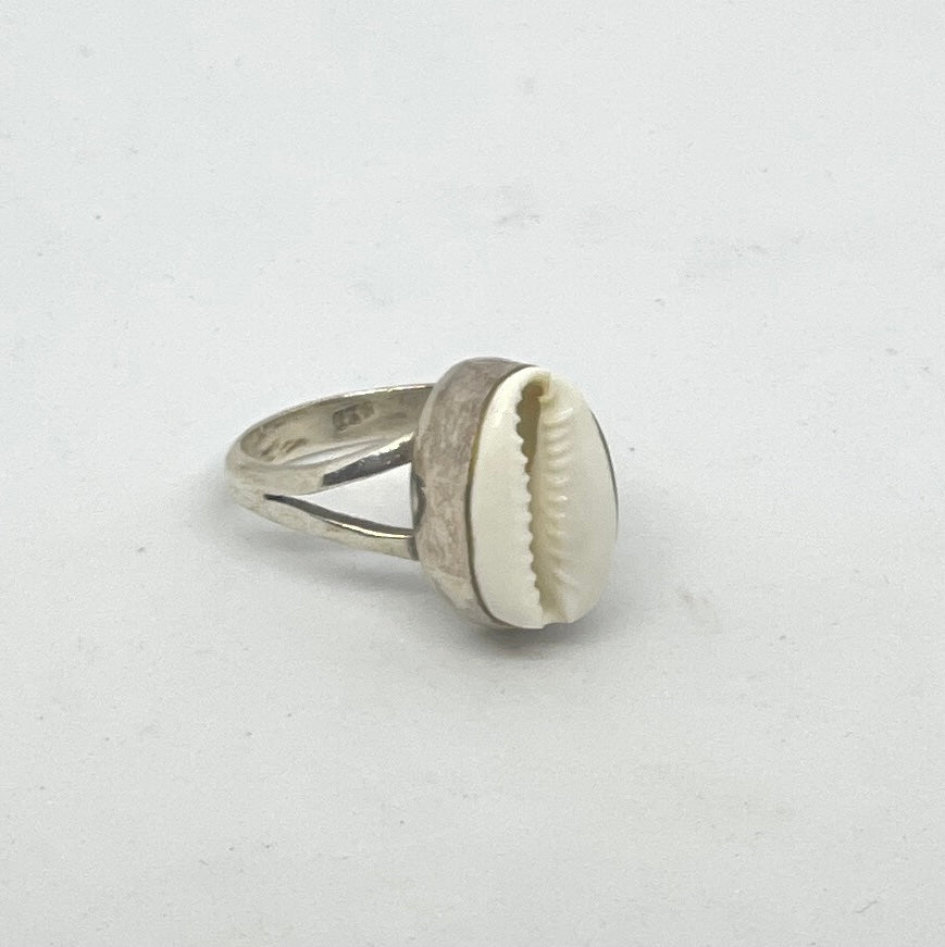 TM. Silver Cowie Shell Ring